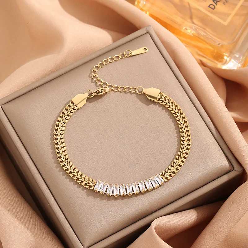 Womens Popular Zirconium Inlaid Clavicle Chain Double Layer Cuban Chain Stitching Zircon Pendant M251213