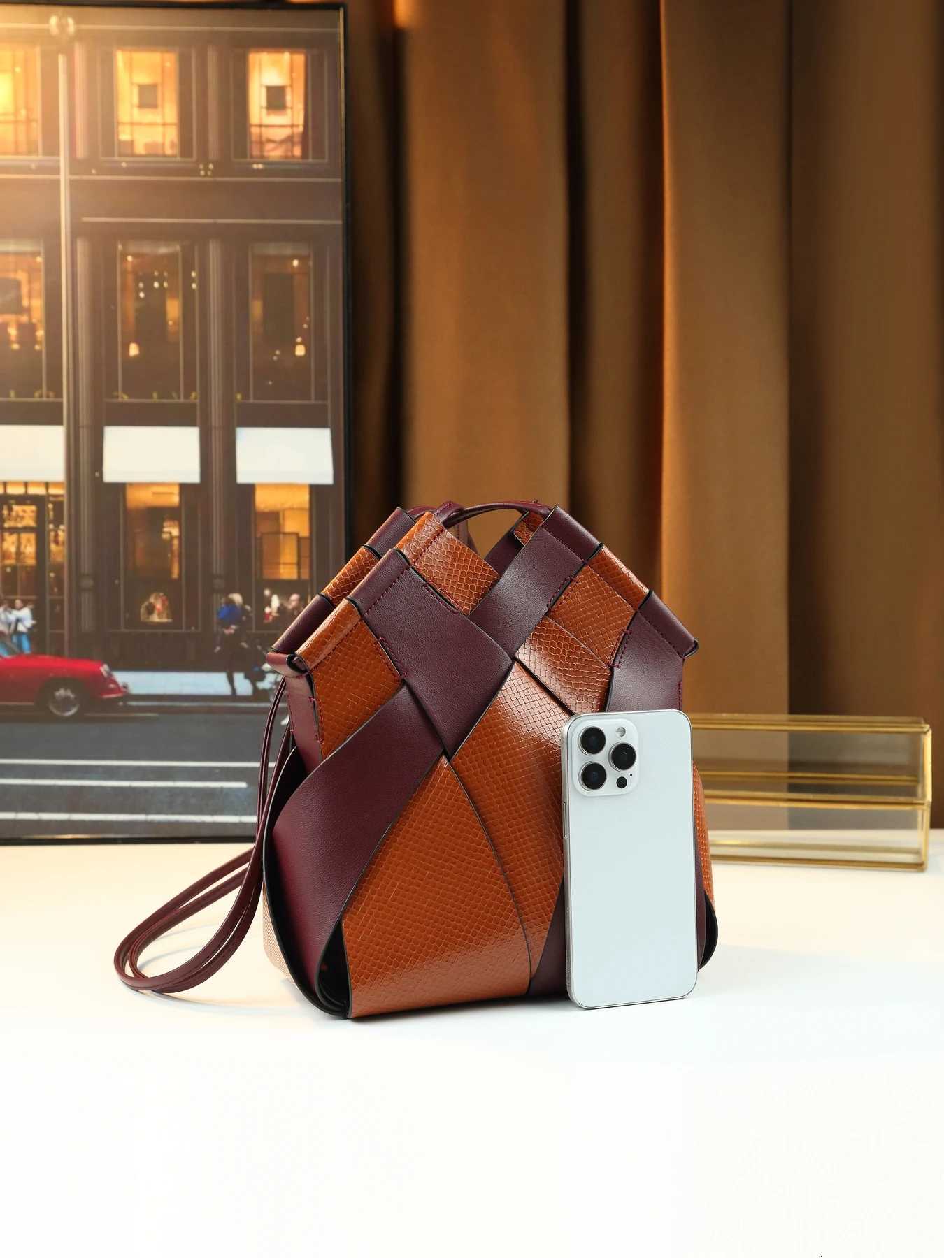 Fashion woven contrasting color mother and child bag women go out versatile shoulder crossbody bucket bagT251213