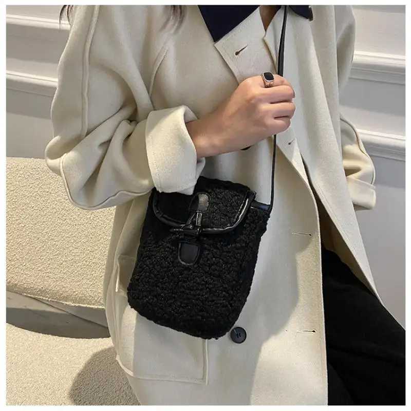 Trendy Plush Mobile Phone Bag Shoulder Bag Casual Versatile Crossbody Bag Womens Portable Purse Messenger BagsT251213