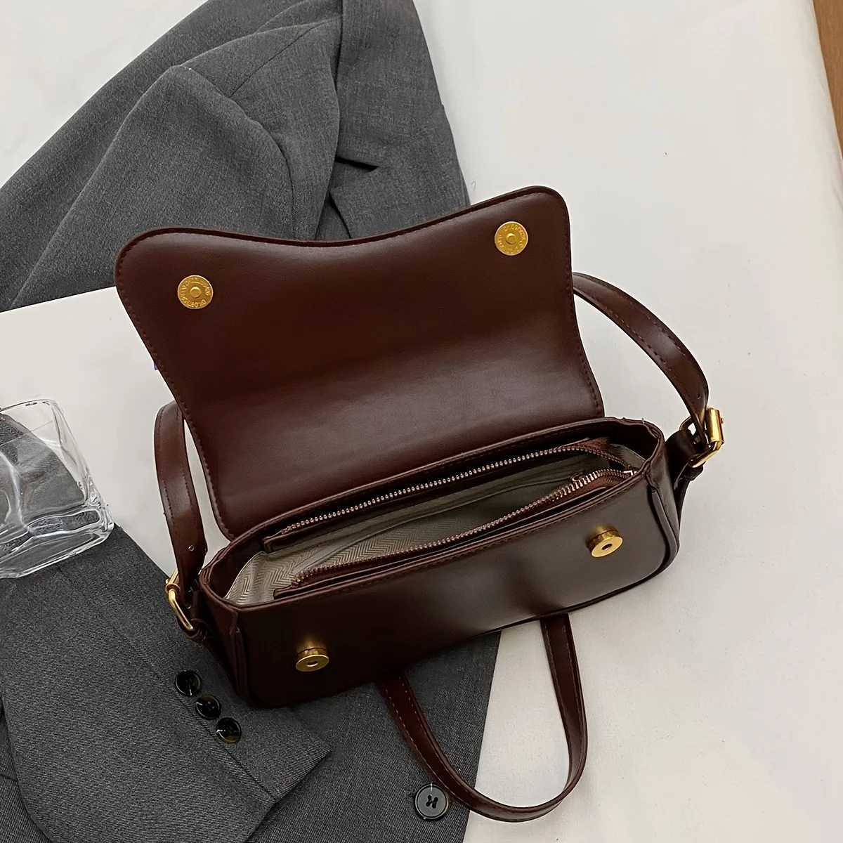 New style stylish and lightweight business casual simple temperament flip cover square bag suitable for commuting to workT251213