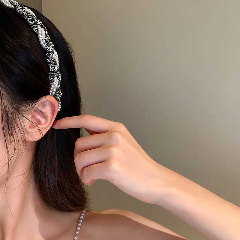 Lint Hand-woven Wr Imitation Pearl bands for Wen Retro Texture Twisted Braid-she Hair Band Luxury Hair Accories Y251213