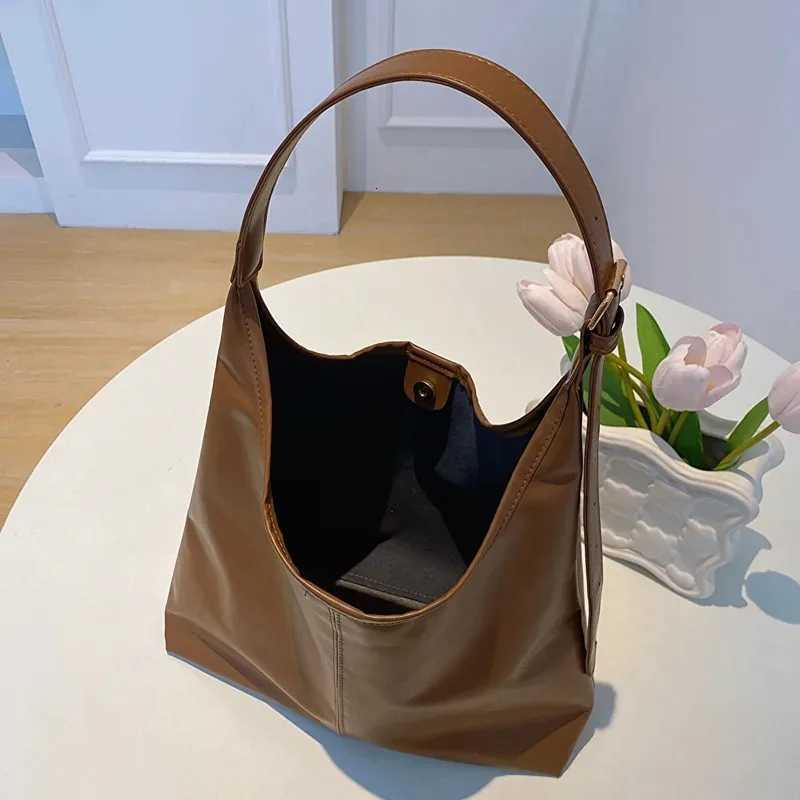 New Tote bag hand bill of lading shoder wens bag simple large bag Tote bag Y251213