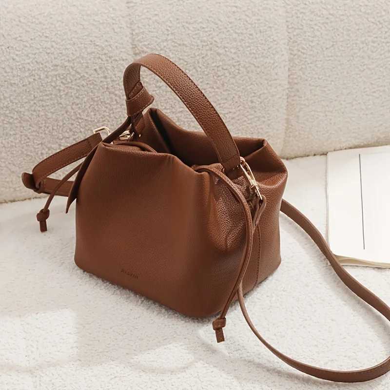 Fashion Womens Handbag Elegant Solid Color Shoulder Bag Suitable for Daily Use Leather Commuting Versatile Crossbody BagsT251213