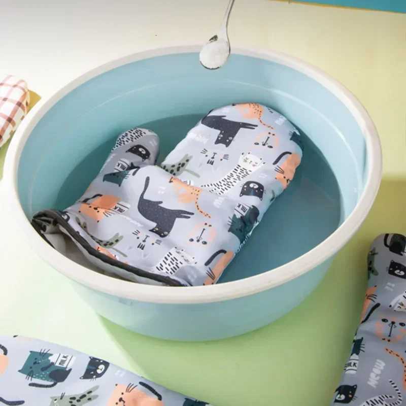 NXI Microwave Mitts Gloves Anti-scald Heat Resistant Insation Non-slip Kitchen Tools Oven Mitts Baking Accessories H251212