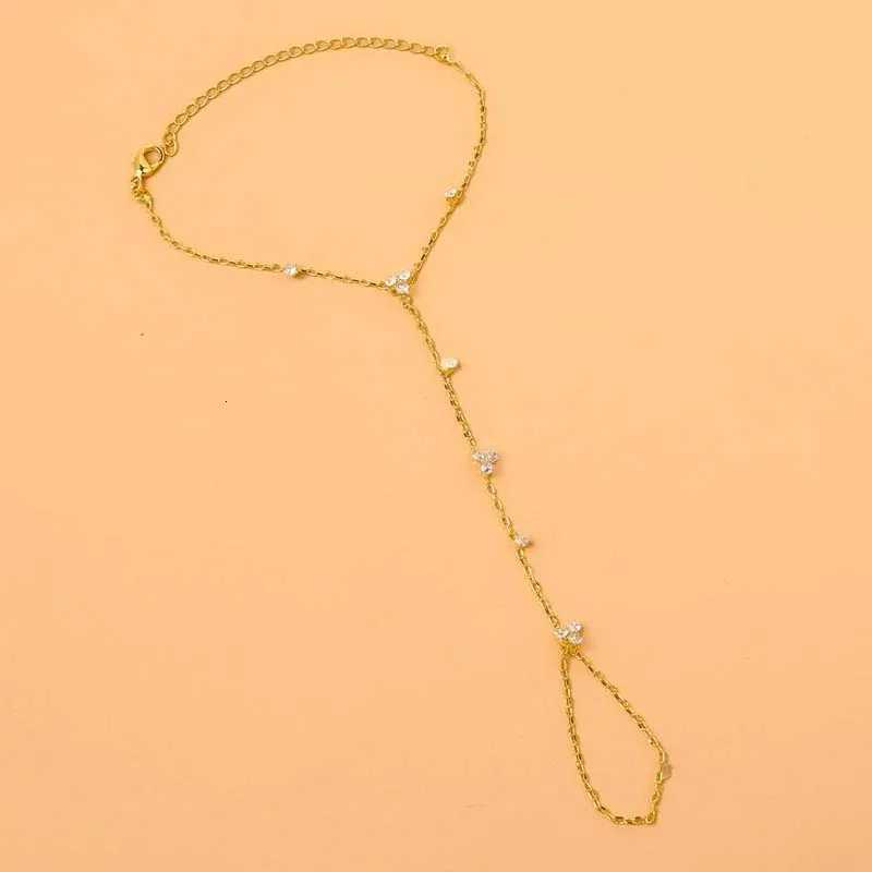 Luxury Metal Crystal Chain Finger for Women Simple Gold Color Zircon Geometric Hand Chain Wedding Jewelry Gift M251213