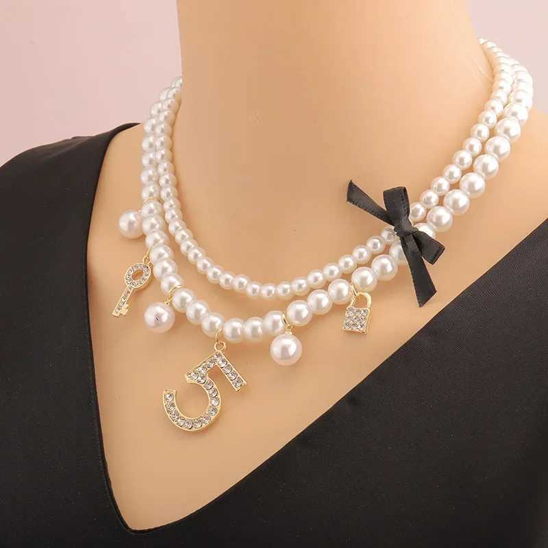 Luxury Brand Pearl Necklace for Women Multiple Layers Fashionable 5 Crystal Collarbone Chain Necklaces Wholesale Y251213