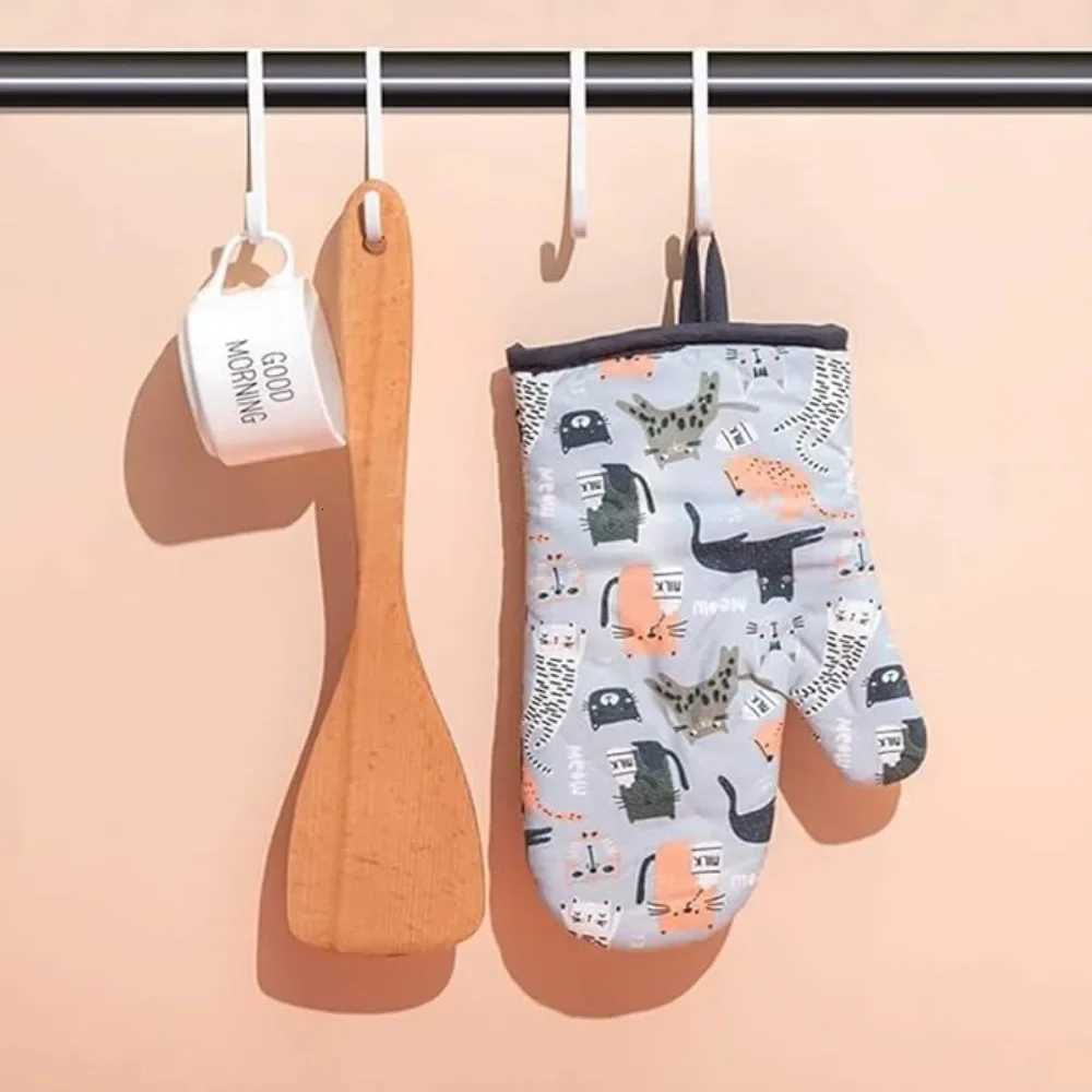 Cute Cat Pattern Cotton Oven Gloves Double Thick Heat Resistant Anti-scaldke Suitable Cooking Oven Barbecue Pot Holders Gloves H251212