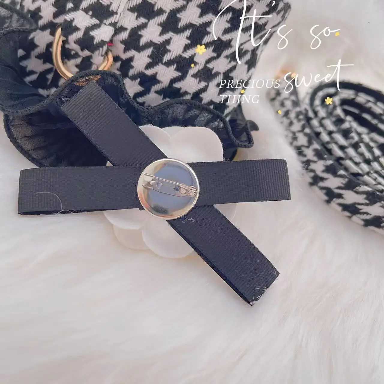 luxury Pet Dog Cat Clothes Houndstooth Traction Suit Teddy Bear Go Out Vest Style Dog Leash Black and White Plaid Dog Seat Belt M251213