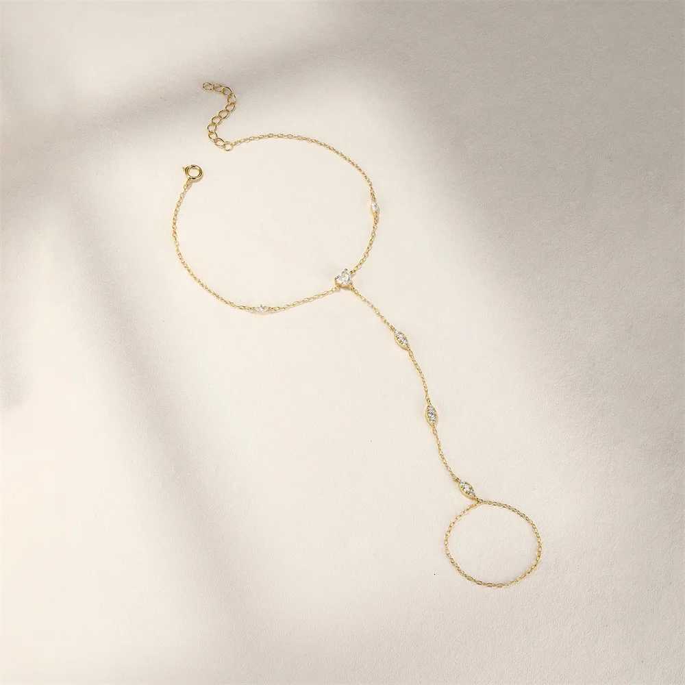 Aide 925 Sterling Silver Fine Jewelry Geometric Lucky Flower CZ Sparking Zircon s For Women Hand Chain s Jewelry M251213