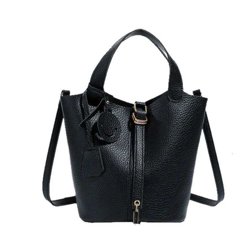 High-end Feel Bucket Bag for Women 2025 New Retro Fashion Versatile Shoulder Bag Stylish Textured Commuter Crossbody BagT251213