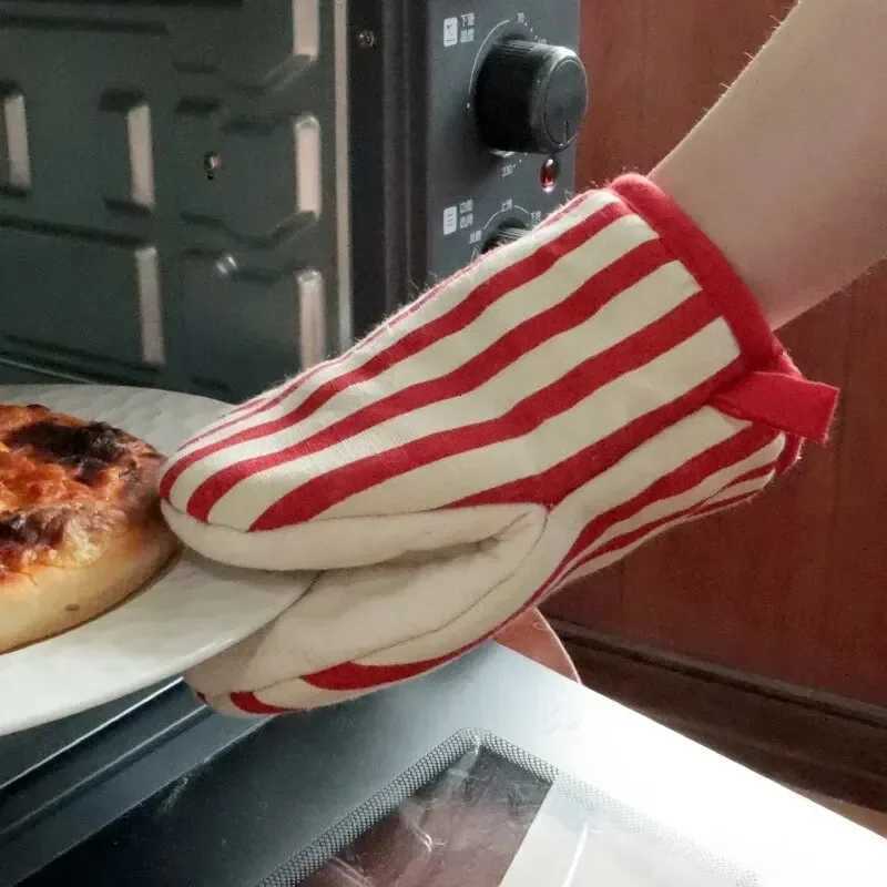 Style Polka Dot Heat-Resistant Oven Mitts for He UseJapanese Microwave Safe Gloves kitchen gloves heat resistant gloves H251212