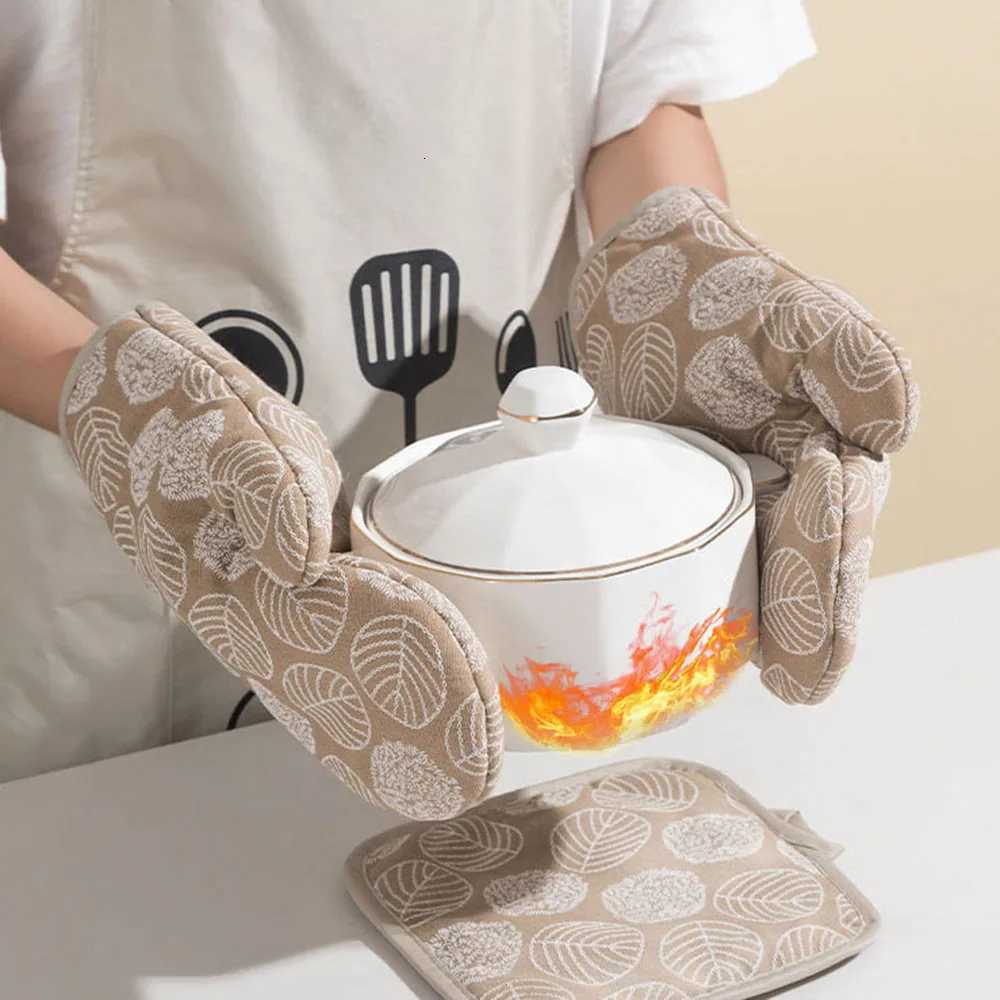 2 Pieces Thick Heat Resistant Gloves Microwave Oven Gloves Anti-scalding Printed Gloves Kitchen Baking Oven Gloves H251212