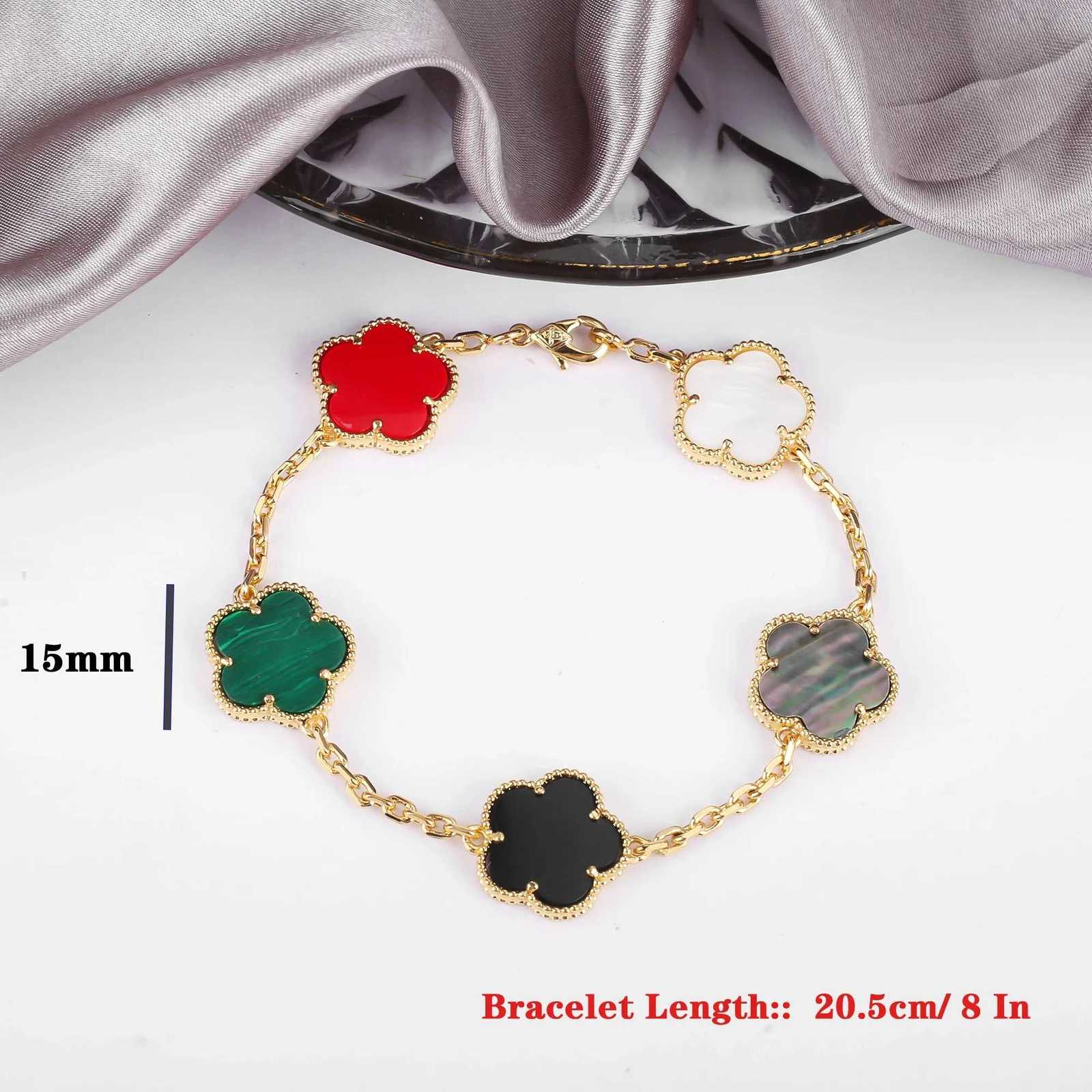 Classic light luxury double sided 5 lucky grass flower womens hand decoration Titanium steel simple high-grade fa M251213