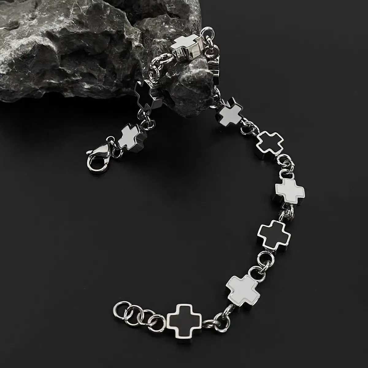 Black White Spliced Cross for Men BoysNever Fade Stainless Steel Chain Stylish Punk Jewelry Gift M251213