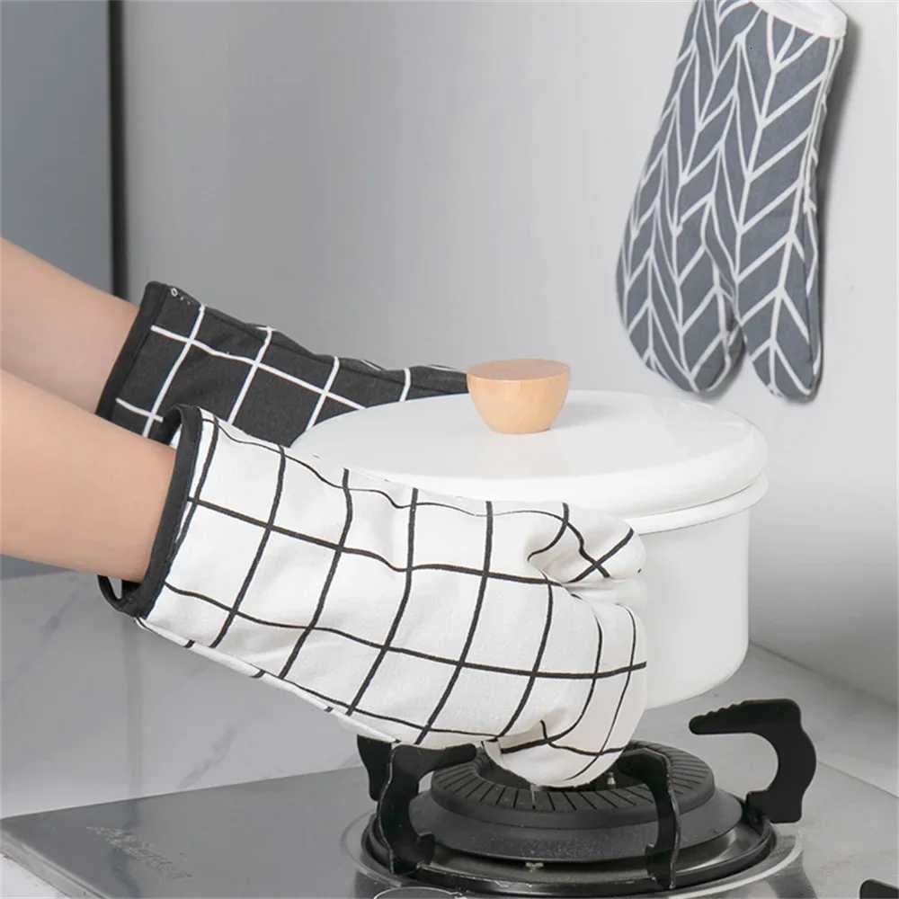 2pcs Kitchen Oven MittsInsated GlovesHeat-Resistant Microwave GlovesAll Clad Oven HelperCooking Tools SetBaking Supplies H251212