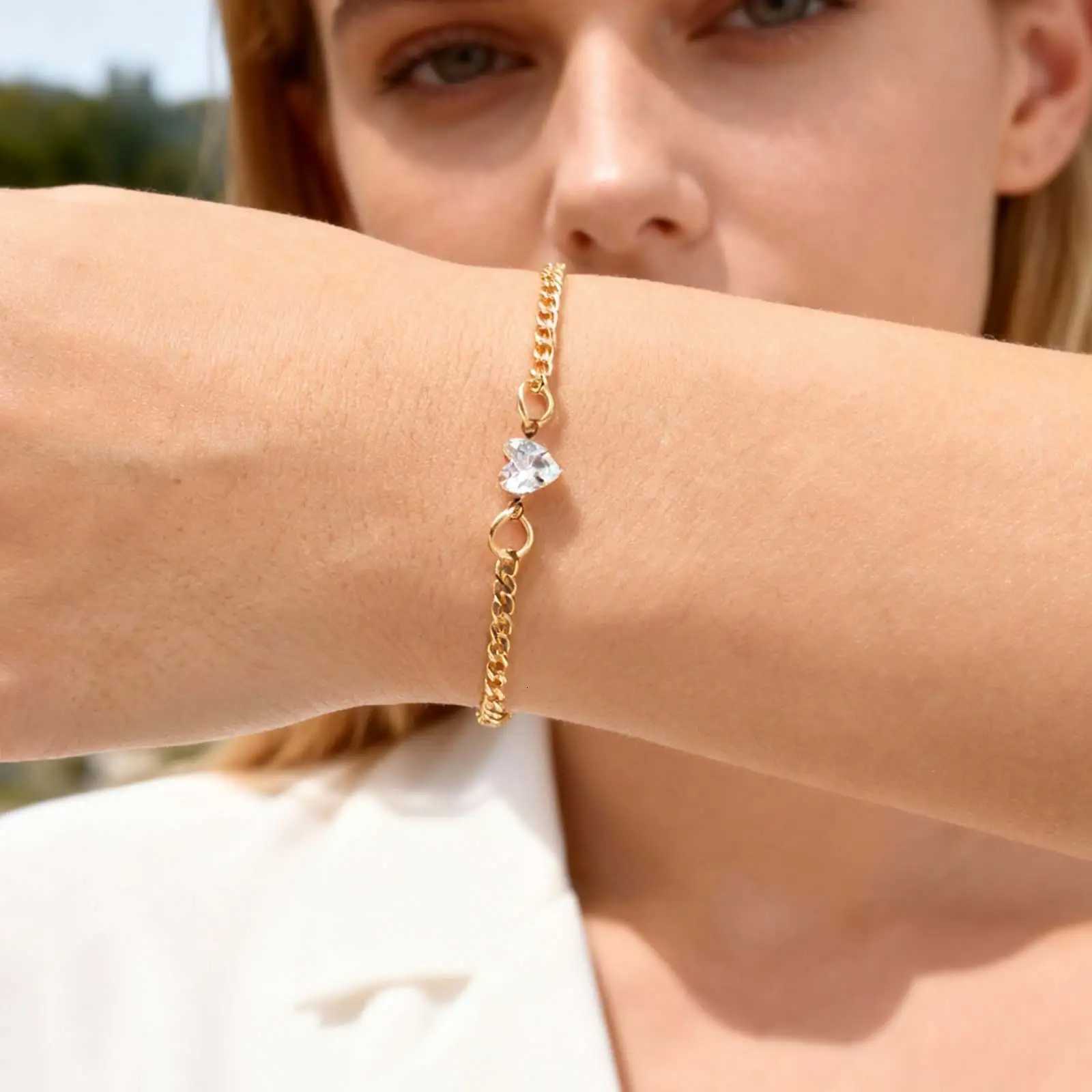 Dainty Heart Zircon Couple for Women Men Stainless Steel Link Chain Set s Fashion Jewelry Valentines Day Gift M251213