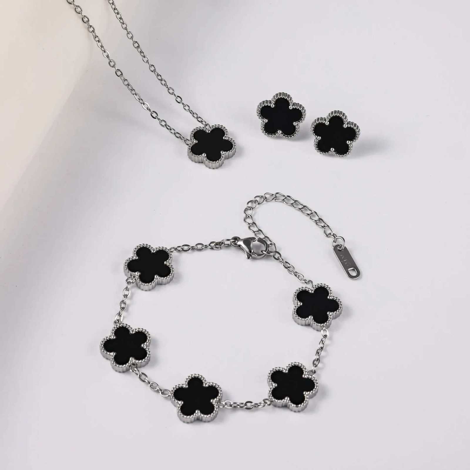 luxury for Women Girls 14K Gold Silver Plated Stainless Steel Five Flower Dainty Lucky Link s Jewelry M251213