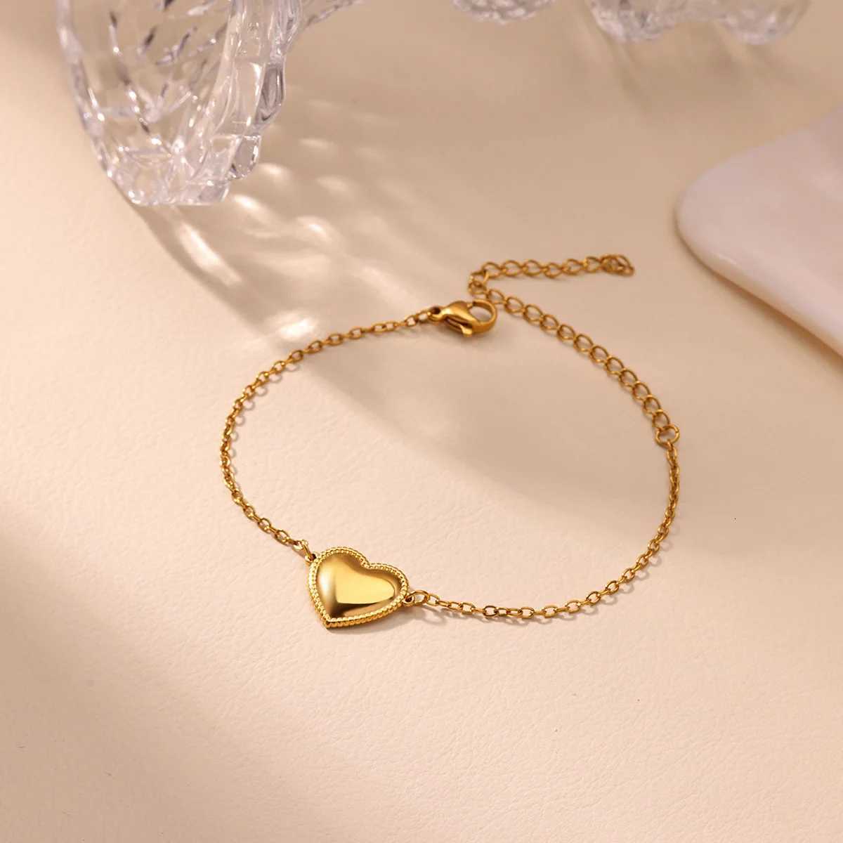 Free Shipping Vintage Heart for Women Stainless Steel Gold Color Pendant Boho Jewelry Accesorios M251213