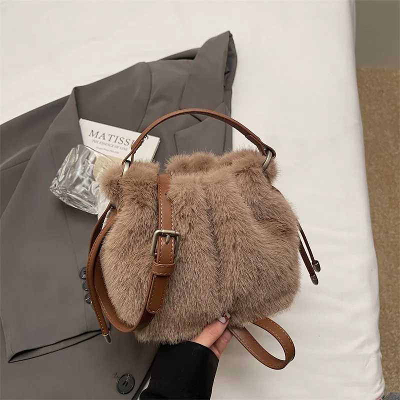 Fashionable Bucket Bag Soft Fluff Mini Shoulder Bags for Women 2025 Winter Trend Korean Plush Handbags Crossbody BagT251213