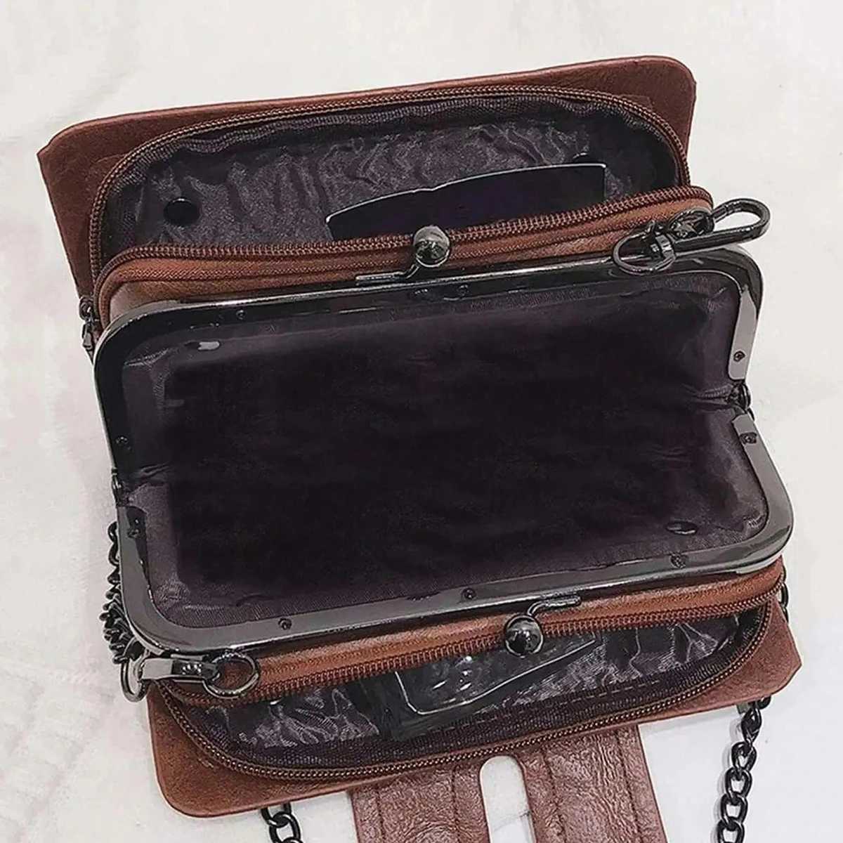 Retro trendy everyday versatile rivet decorated crossbody bag niche design fashionable and popular shoulder bagT251213