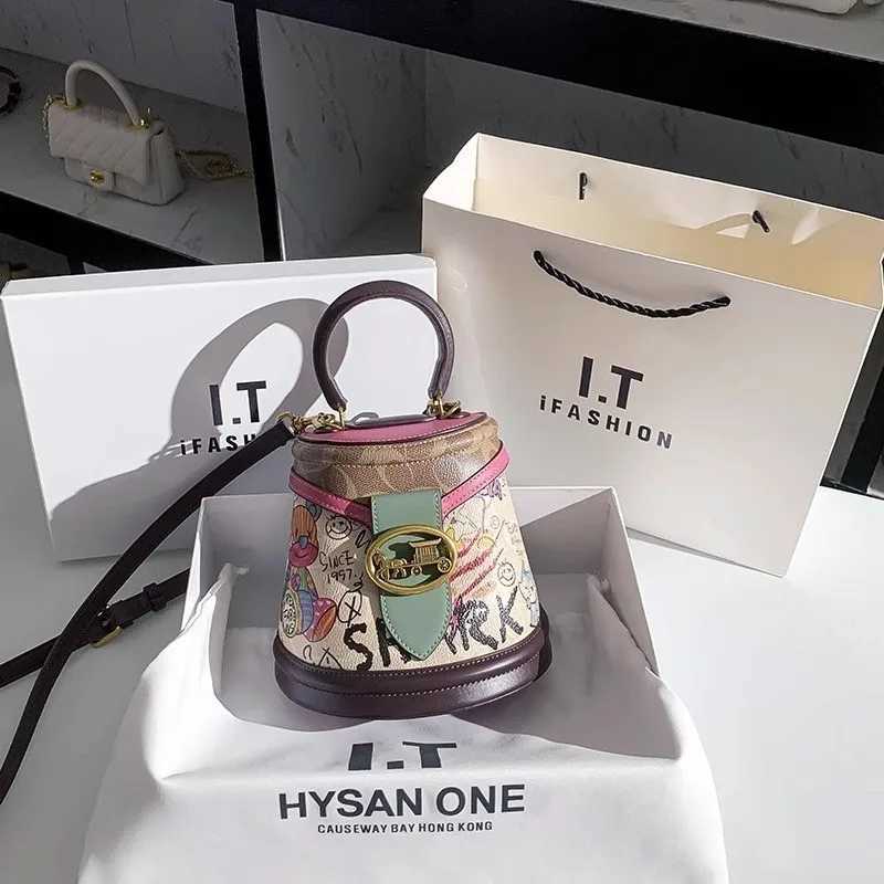 Womens handbag high-end designer single shoulder crossbody bag 2024 new light luxury contrasting color bucket bagT251213