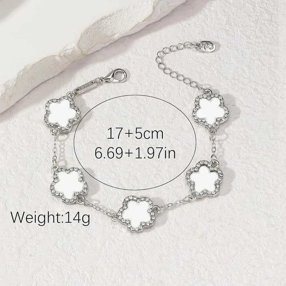 Double Sided Womens Hand s Elegant Alloy 5-Petal Rhinestone Inlaid Suitable For luxury Womens Daily Wear M251213