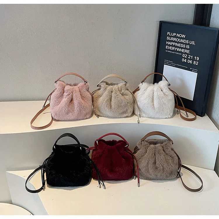 Fashionable Bucket Bag Soft Fluff Mini Shoulder Bags for Women 2025 Winter Trend Korean Plush Handbags Crossbody BagT251213