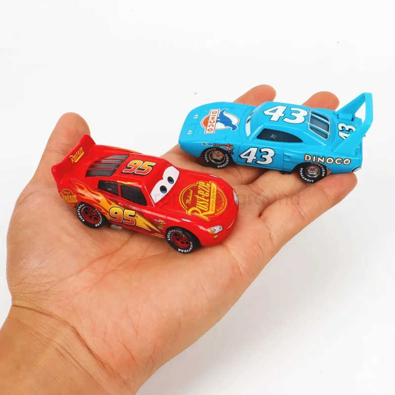 Disney 8/13/15Pcs Pixar Cars Gift Box Metal Diecast lightning McQueen Car Model Toy Jackson Uncle Truck Boy Birthday Toys H251213