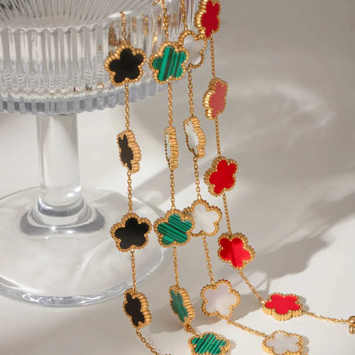 Htpwe Stainless Steel Solid Color Flower Four- Women 18k Gold Couple Holiday Gift Party Jewelry M251213