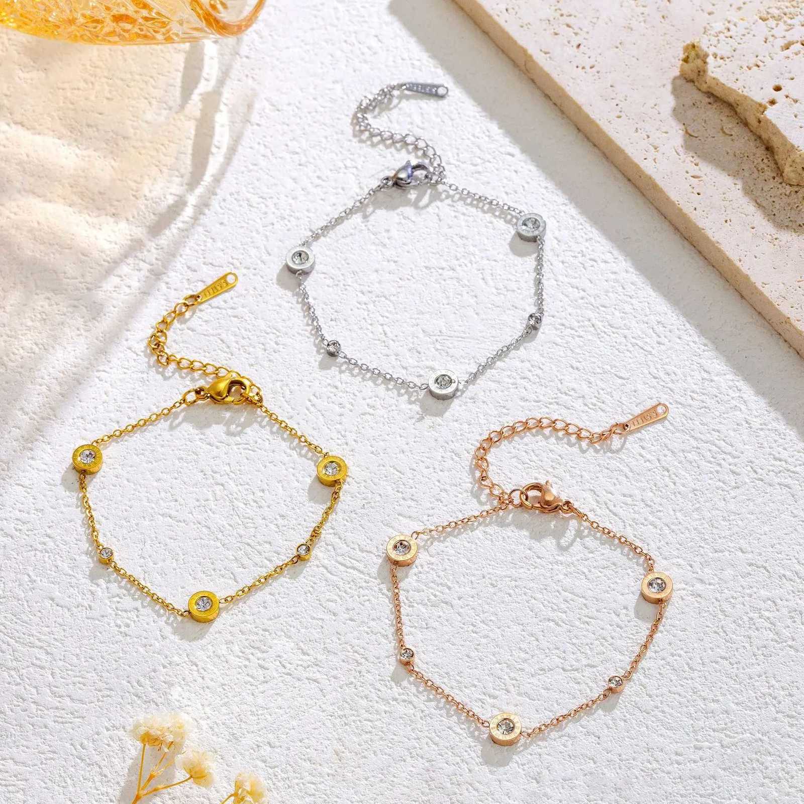 Luxury Gold Plated Stainless Steel Dazzling Zircon for Women Girls Roman Number Design Fashion Charm Party Jewelry Gift M251213