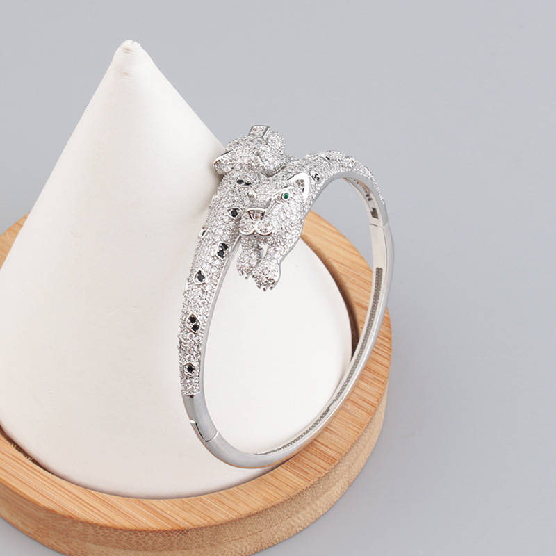 New Leopard Lying Down Bracelet Necklace Set Couple Ring Earrings Jewelry Copper Gold Plated Micro Inlay One Piece Minimum Order