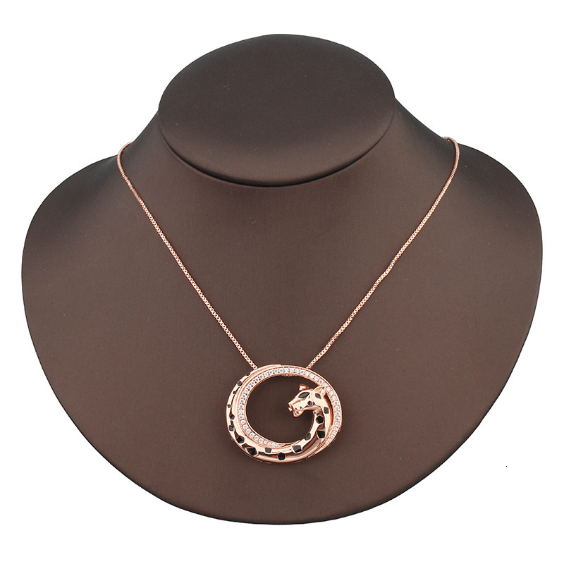 Retro Oval Hollow Leopard Pendant Micro Inlaid Zircon Hip Hop Jewelry Street Rapper Men's Necklace