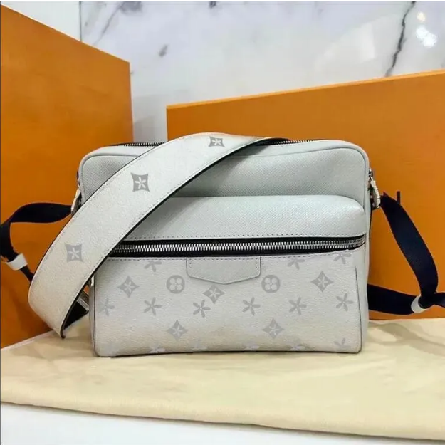 10A trio outdoor Fashion Luxurys designers Mens Shoulder Bags Man Briefcases fashion Handbag Bolsas Messenger Crossbody Bag purse sacoche de luxe hommes