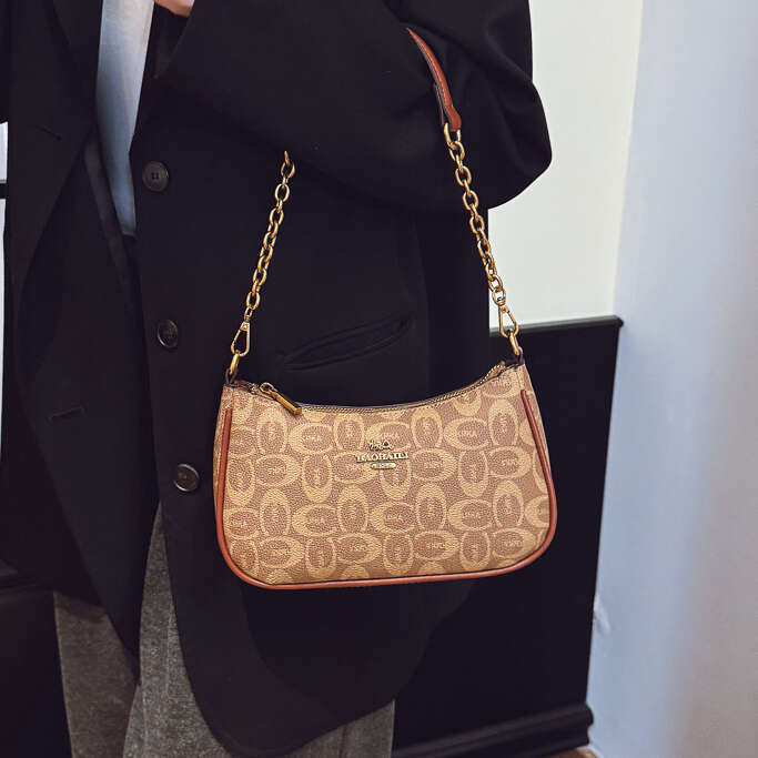 High quality Designer bag Light Luxury Single Shoulder Underarm Chain for Women 2025 New Fashionable Elegant Square Crossbody Bag Vintage Print Commut