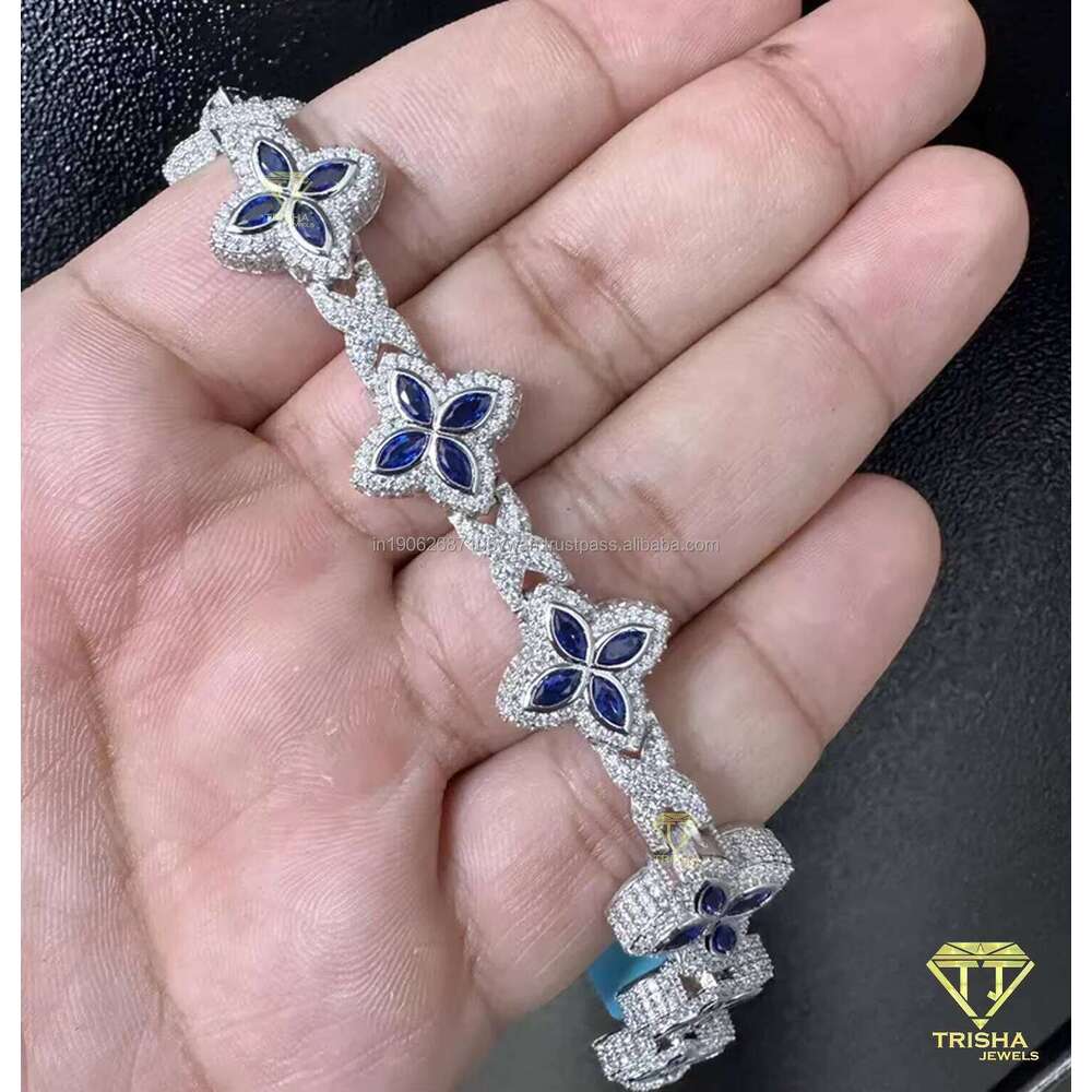Fashionable Unisex Clover Bracelet, 925 Sterling Silver with Shiny VVS Lab-Grown Diamonds and Blue Sapphire Accents