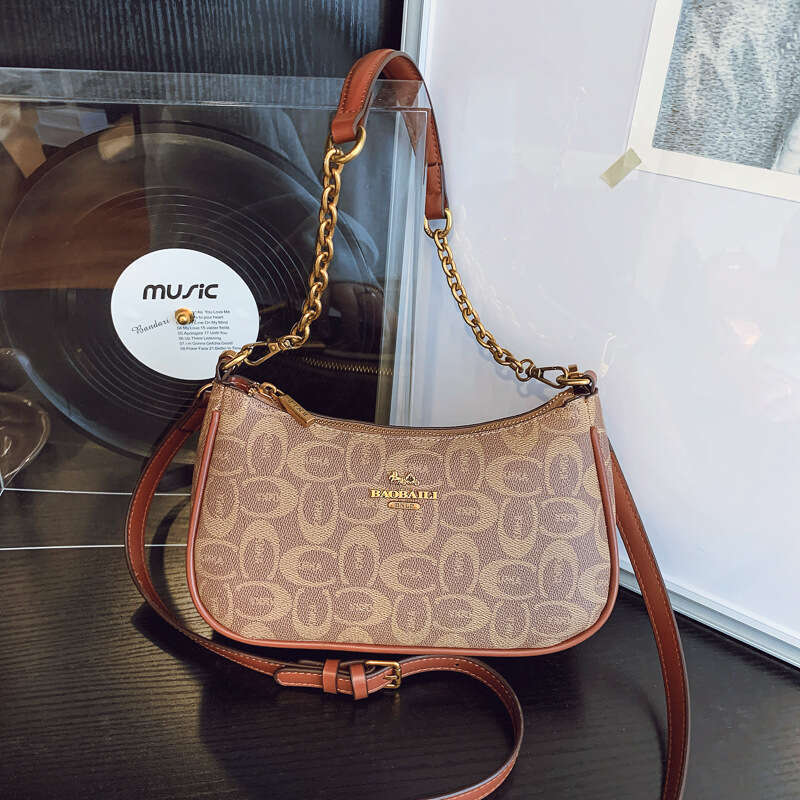 High quality Designer bag Light Luxury Single Shoulder Underarm Chain for Women 2025 New Fashionable Elegant Square Crossbody Bag Vintage Print Commut