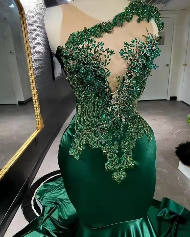 Elegant Dark Green Satin Mermaid Prom Dresses 2026 Black Girl Sheer Neck Beaded Birthday Evening Party Gowns Customized D15