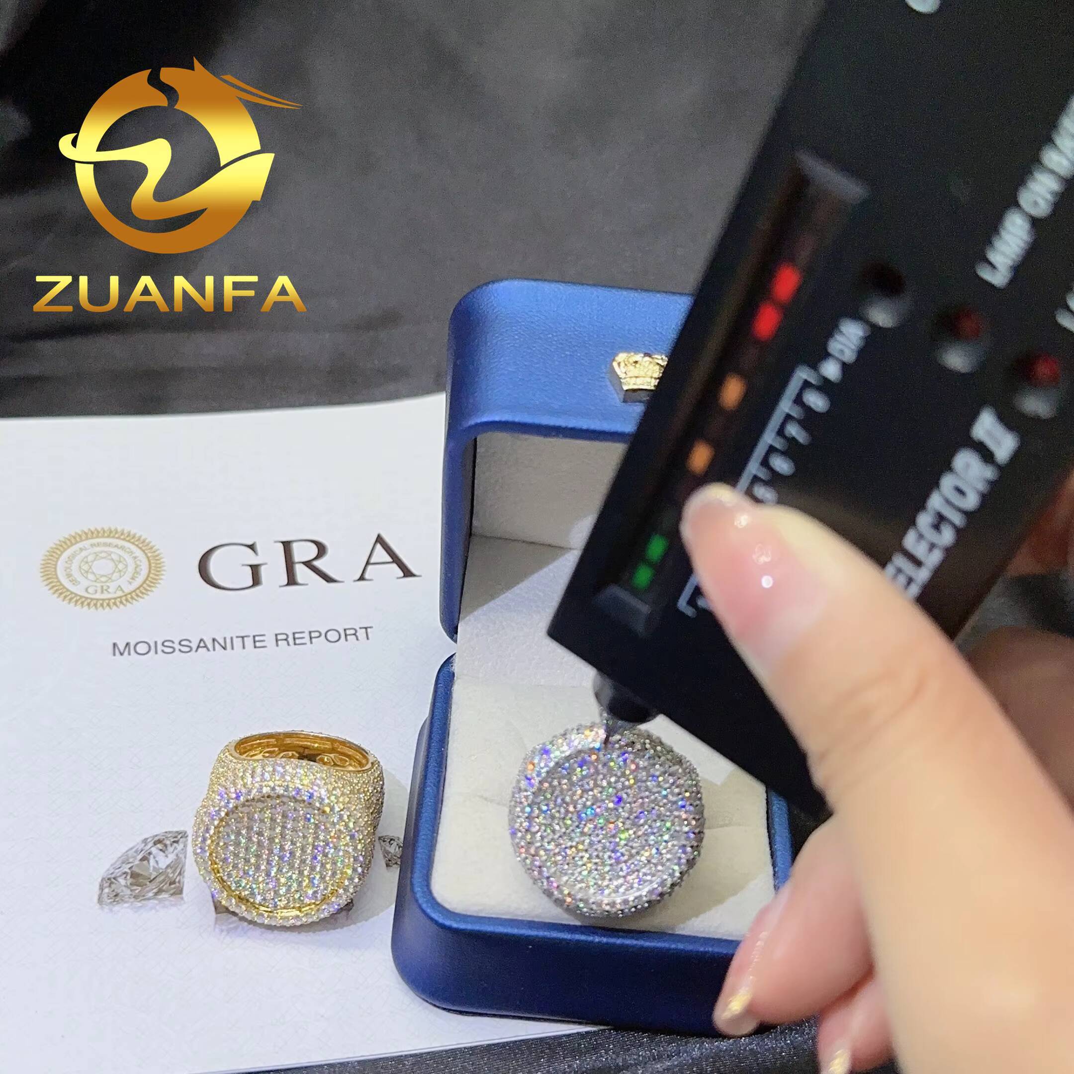 Fashion Rapper Jewelry Full Paved VVS Moissanite Diamond Ice Out Round Engsgement Ring Shining Hip Hop Rings