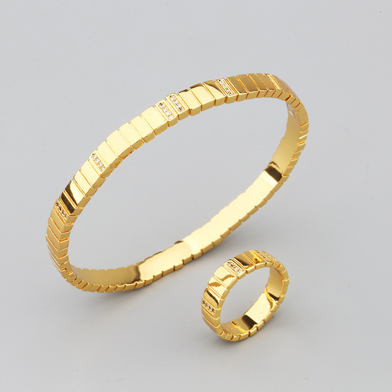 Copper Synthetic Zircon Bracelet Ring CNC Precision Accordion Step Strap Interlaced Champagne Gold Bracelet