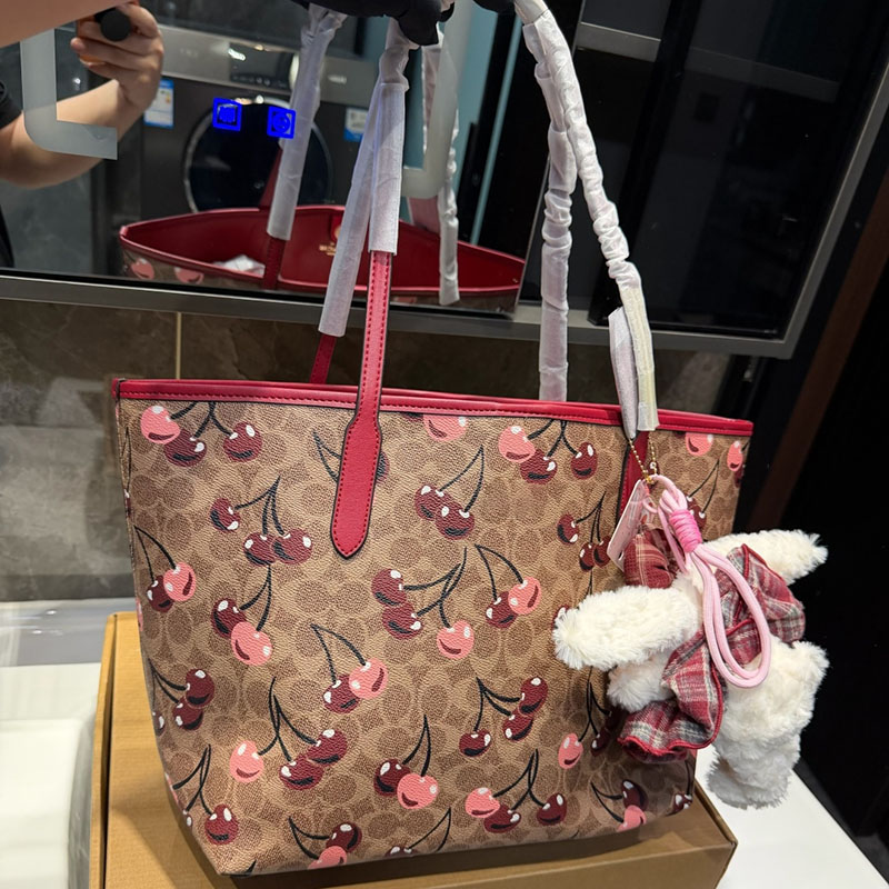 Tote bag Designer bag Fashion Shoulder Bags Women's Travel Luxury Handbag Shoulder Beach Bag Hot Tote Bag Large Letter Designer Large Capacity Bag Shopping Bag