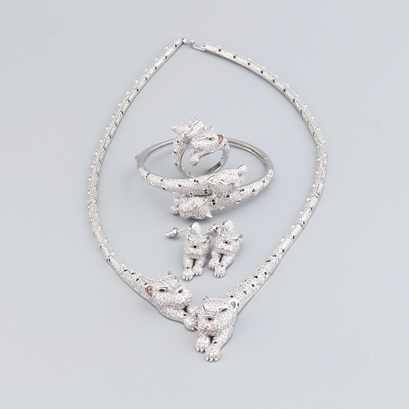 New Leopard Lying Down Bracelet Necklace Set Couple Ring Earrings Jewelry Copper Gold Plated Micro Inlay One Piece Minimum Order