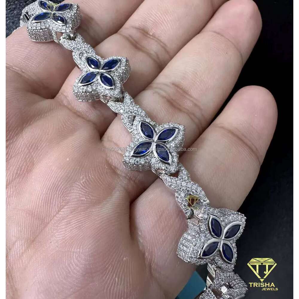 Fashionable Unisex Clover Bracelet, 925 Sterling Silver with Shiny VVS Lab-Grown Diamonds and Blue Sapphire Accents