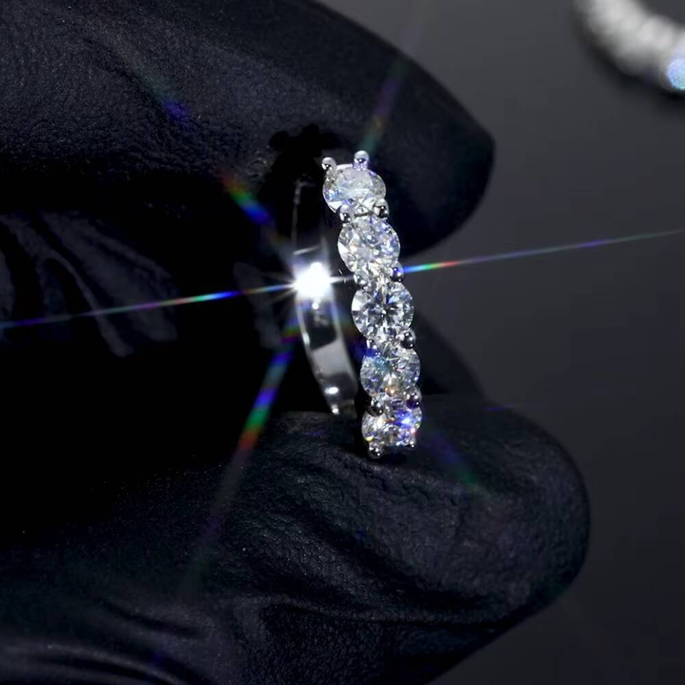 Valentines Gift D Color VVS1 Brilliant Round Cut Moissanite Lab Grown Diamond Huggie 925 Sterling Silver Hoops Earring for Women