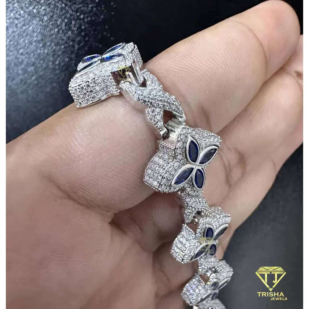 Fashionable Unisex Clover Bracelet, 925 Sterling Silver with Shiny VVS Lab-Grown Diamonds and Blue Sapphire Accents