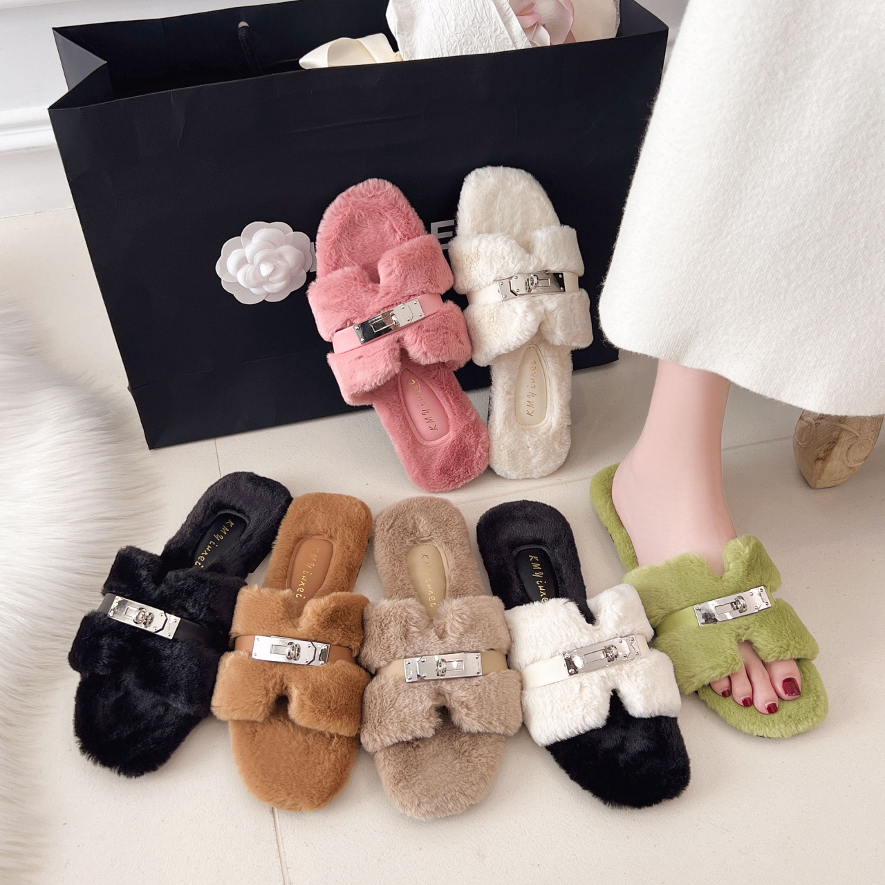 Free shipping designer shoes slippers Square haired slippers women 2026 flat bottomed fashionable home wear