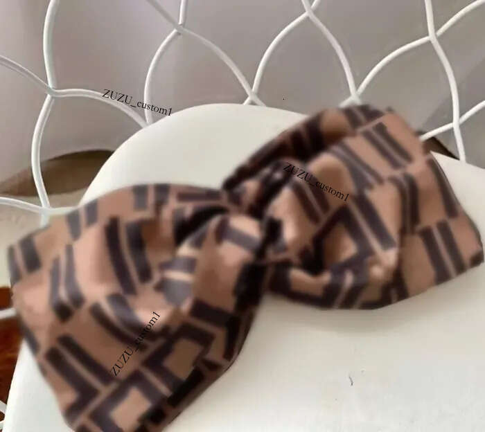 Designer 100% Silk Cross Headbands 2025 Hot Women Girl Elastic Letter Brown Satin Hair bands Retro Turban Headwraps Gifts headbands