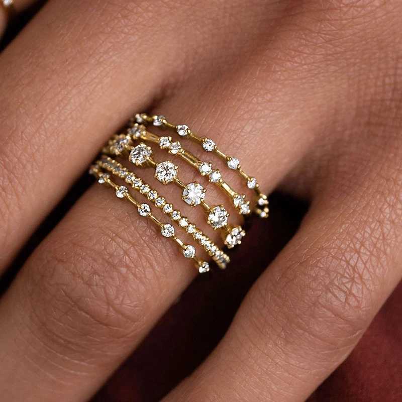 Huitan Multilayer Cubic Zirconia Women Rings New Luxury Wedding Band Accessories Gold Color Temperament Female Party Jewelry M251215