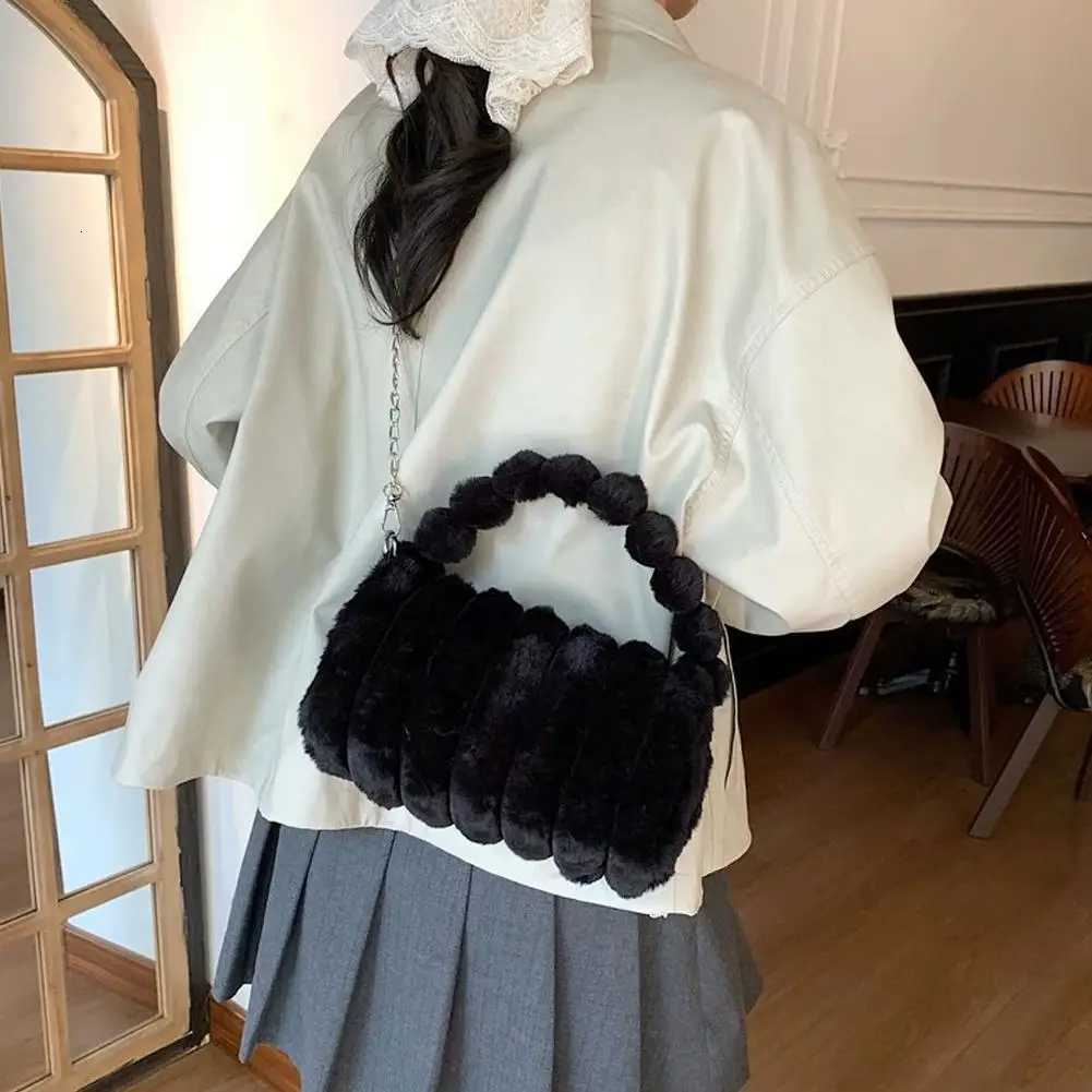 2026 New Fashion Temperament Handbag Winter Simple Fashion Crossbody Womens Bag Large Capacity Plush Commuting Shoulder BagT251215