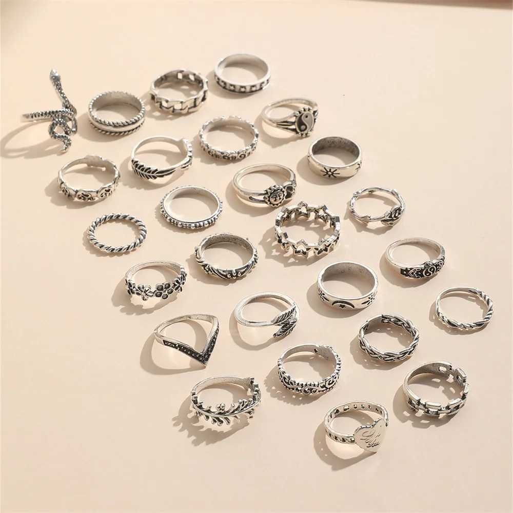 26Pcs/Set New Vintage Heart-shaped Tai Chi Face Snake Fashion Personality Ring Metal Star Hollow Splicing Multi-articular Ring M251215