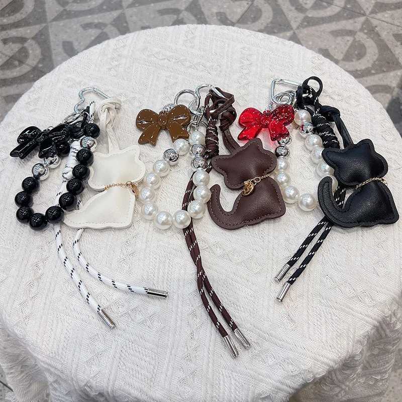 Elegant Shap Keychain Artistic Rope Key Holder Unique Key Pendant For Women Maximalist Bag Pendant Ornament M251215